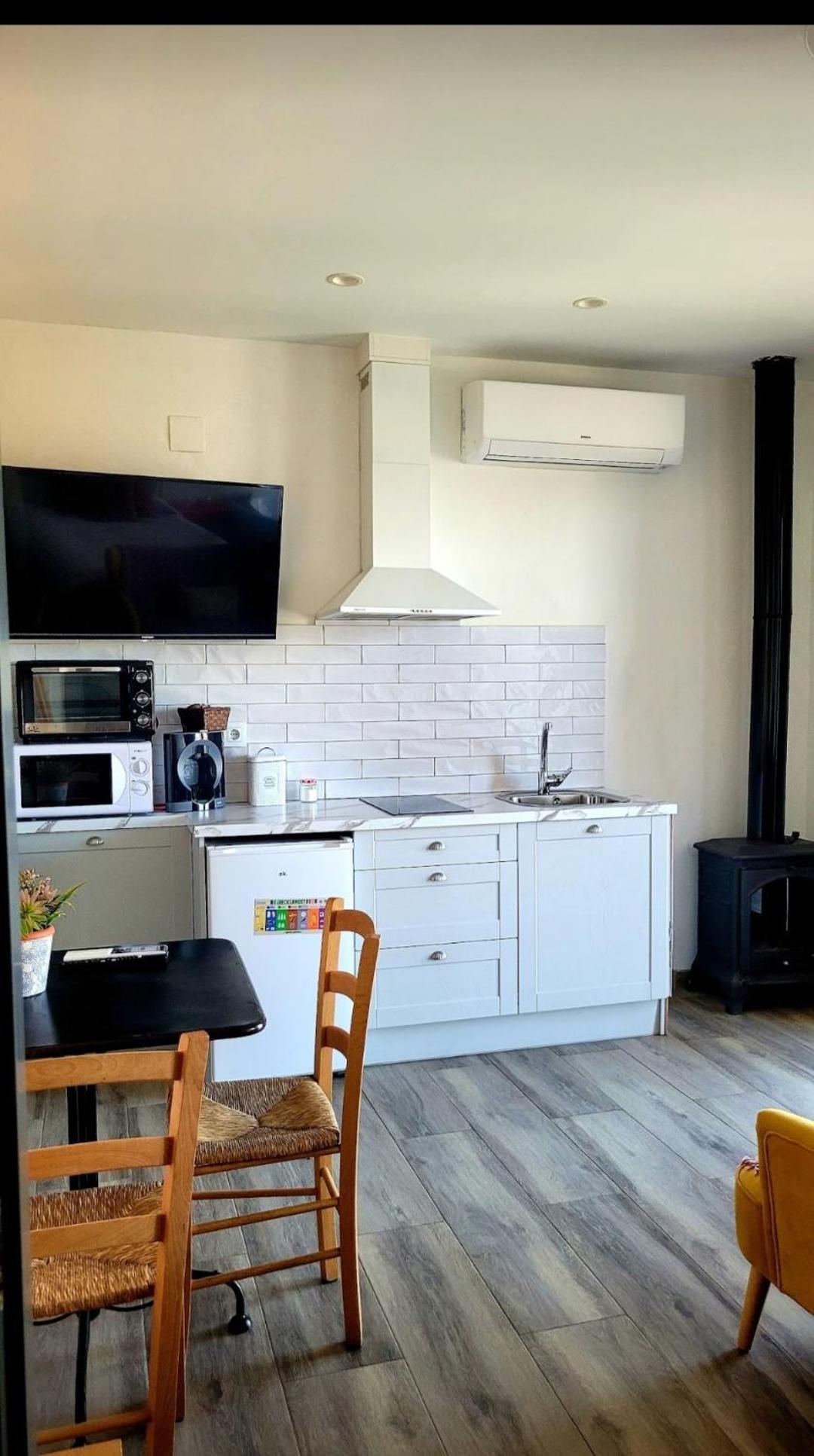 Casas del Cerro Casas Rurales Maribel - Complejo Moradas Del Cerro 2 - Suites Con Jacuzzi En Alcala Del Jucar الغرفة الصورة
