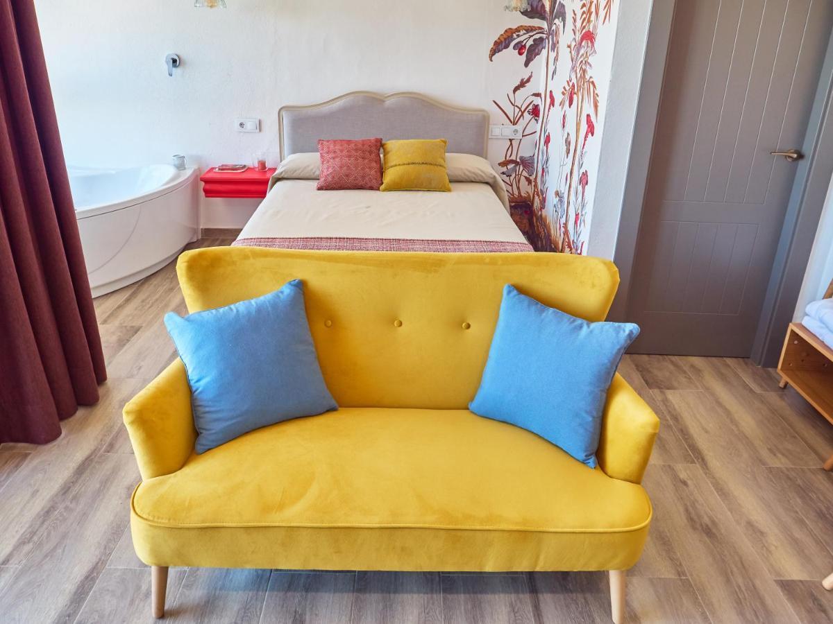 Casas del Cerro Casas Rurales Maribel - Complejo Moradas Del Cerro 2 - Suites Con Jacuzzi En Alcala Del Jucar المظهر الخارجي الصورة